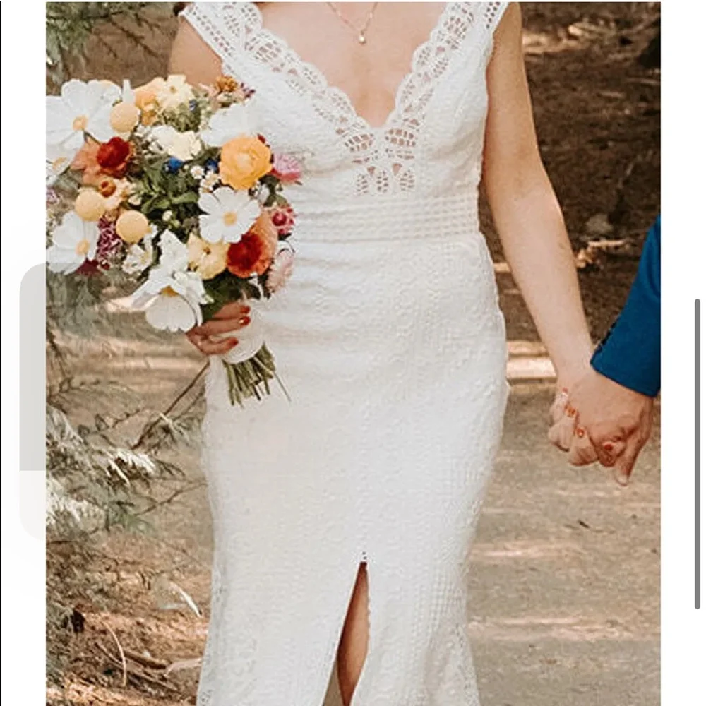 Designer Jane Hill Eden White Label Collection Bohemian wedding gown - Picture 9 of 11